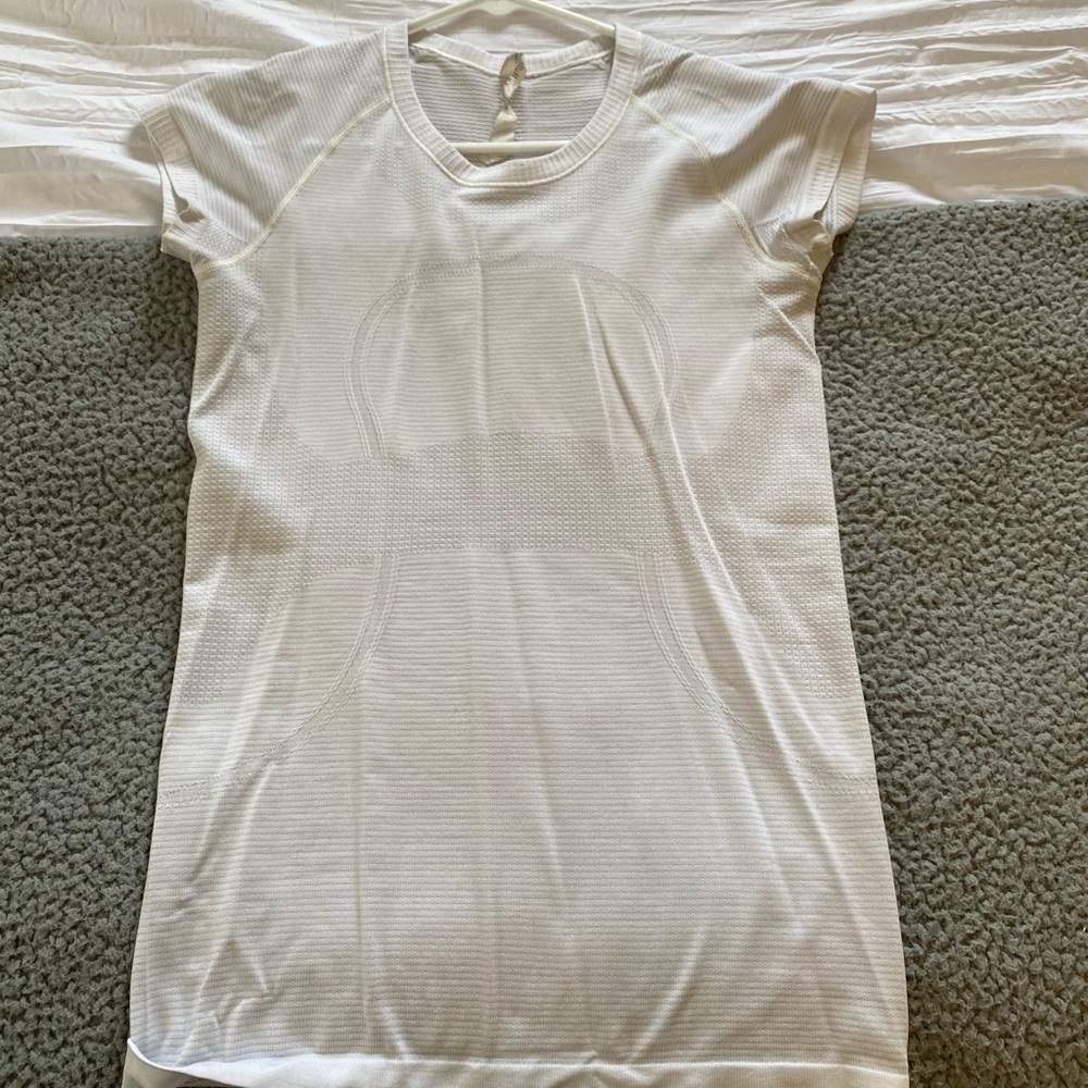 Women’s lululemon top